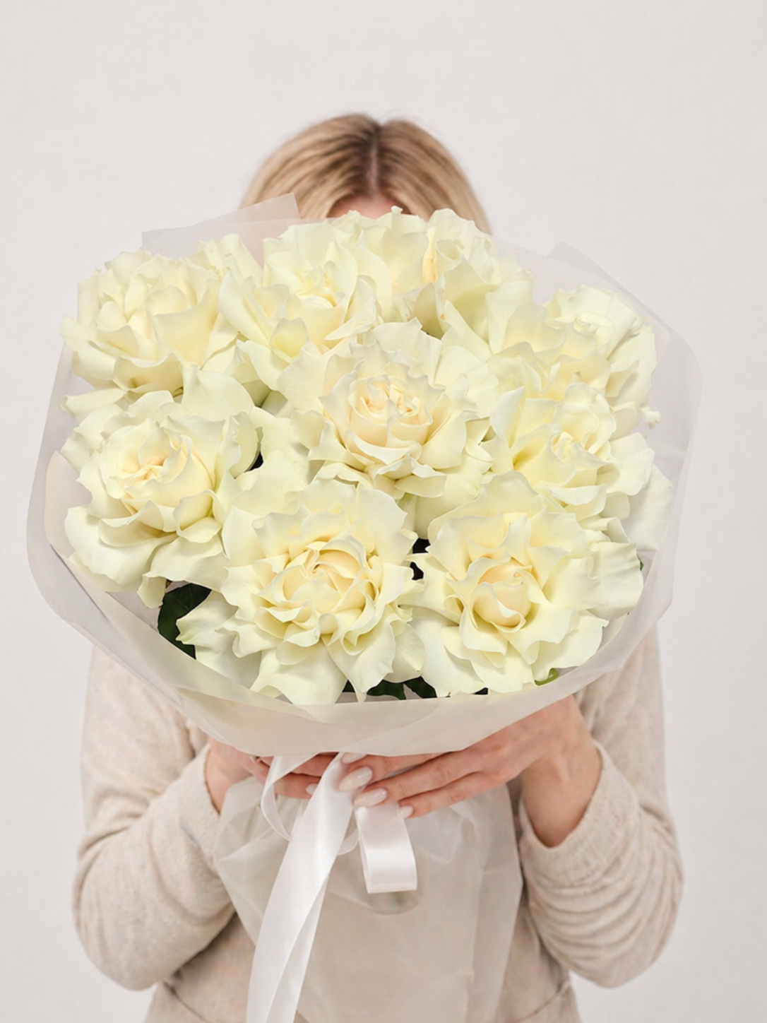 Noir Blanc French Roses Bouquet