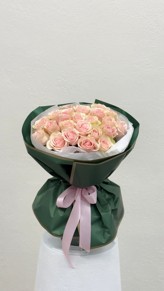Blush Radiance: 25 Premium Rose Bouquet