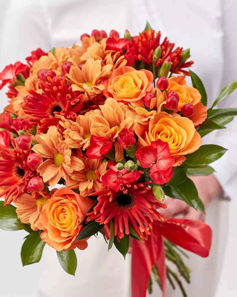 August Collection – Bright Classic Bouquet