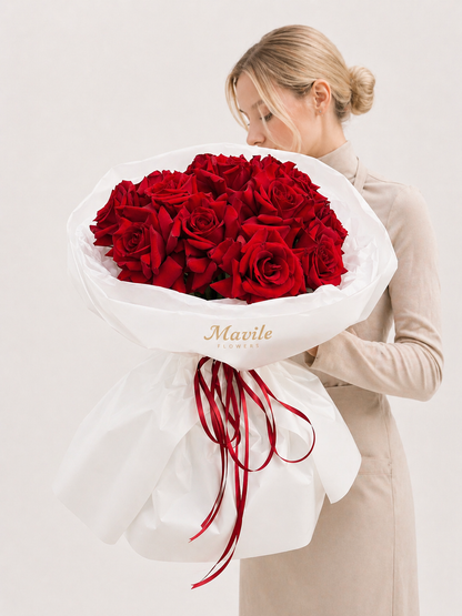 Rouge Élite French Roses Bouquet – Luxury Floral Arrangement