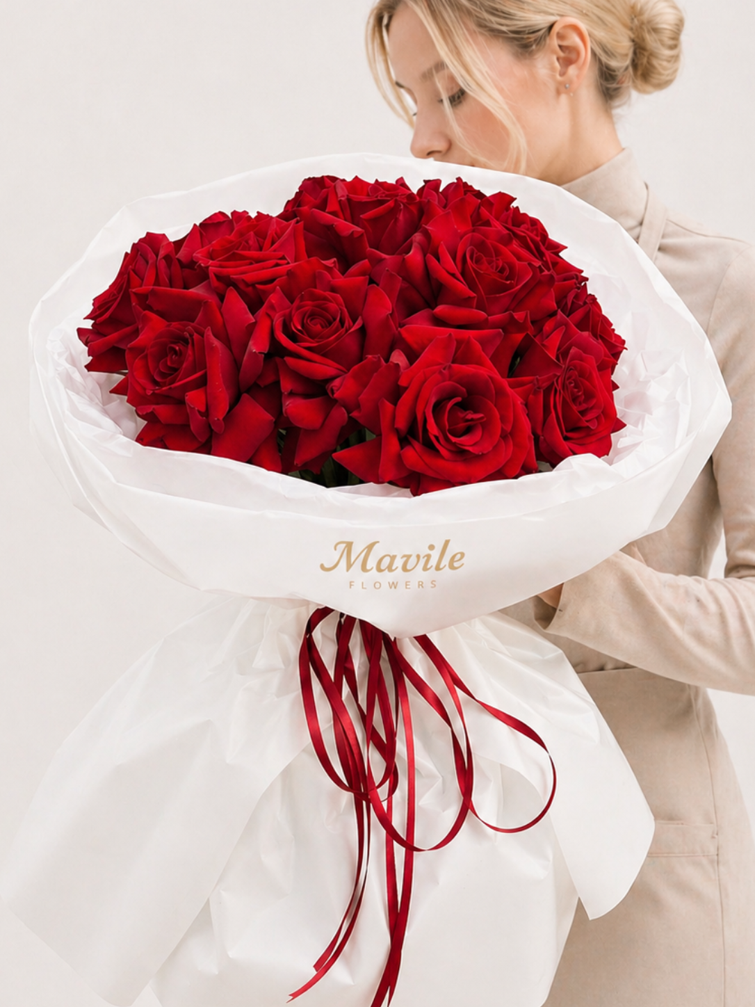 Rouge Élite French Roses Bouquet – Luxury Floral Arrangement
