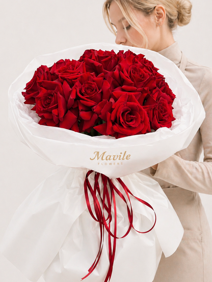 Rouge Élite French Roses Bouquet – Luxury Floral Arrangement