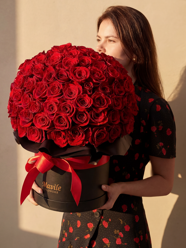 130 Red Roses in a Black Luxury Box – Mavile Flowers Signature