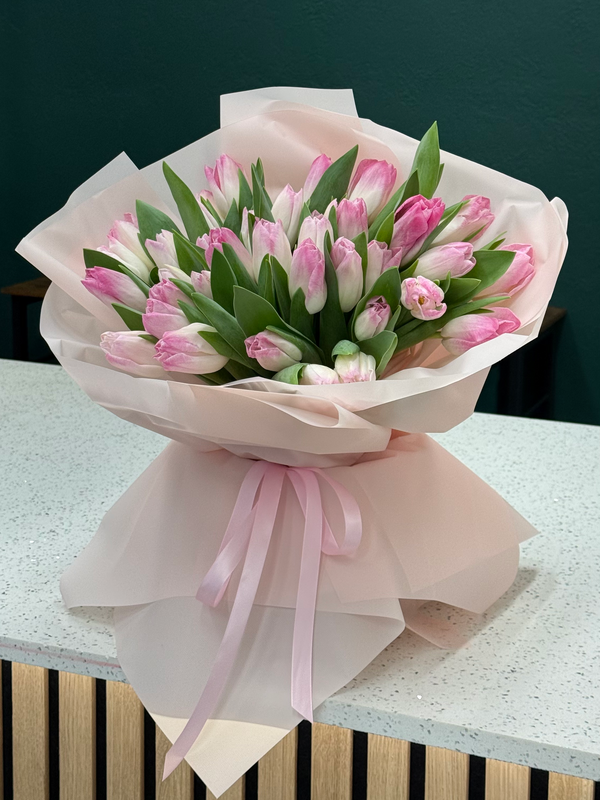 Pink Sorbet | Fresh Bicolor Tulip Hand-Tied Bouquet