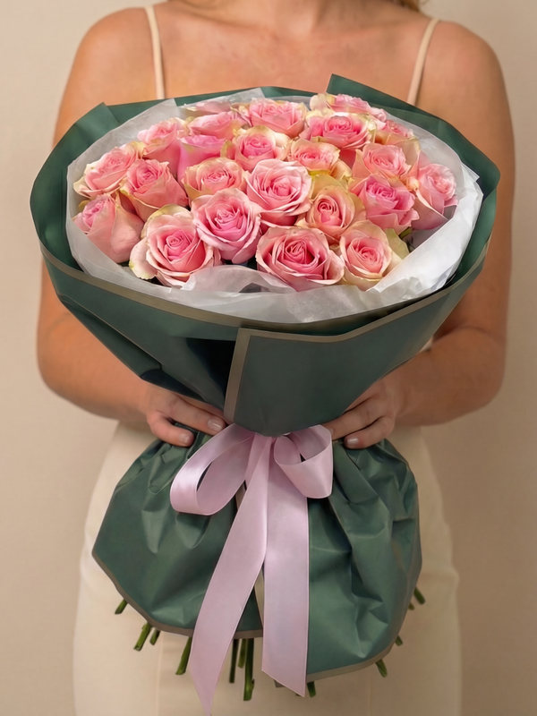 Blush Radiance: 25 Premium Rose Bouquet