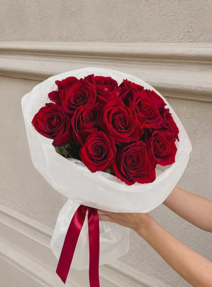 Rouge Form Roses Bouquet