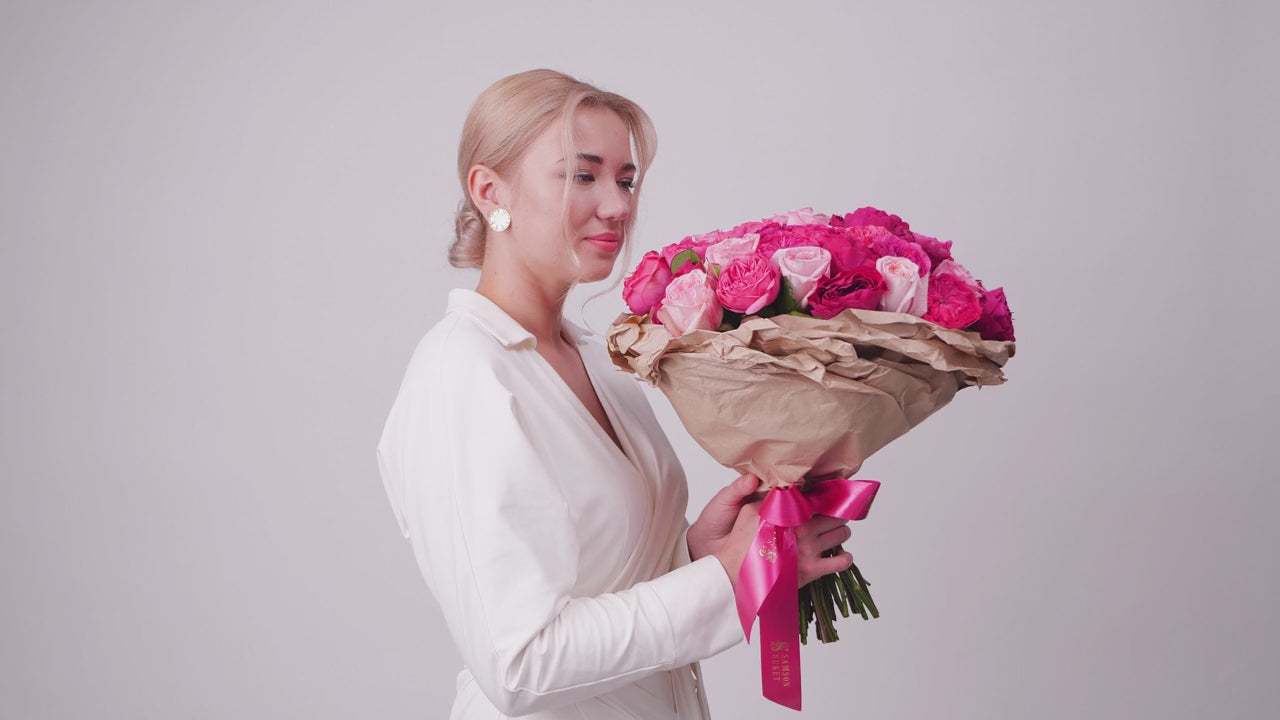 Crimson Majesty — Peony Rose Mono-Bouquet