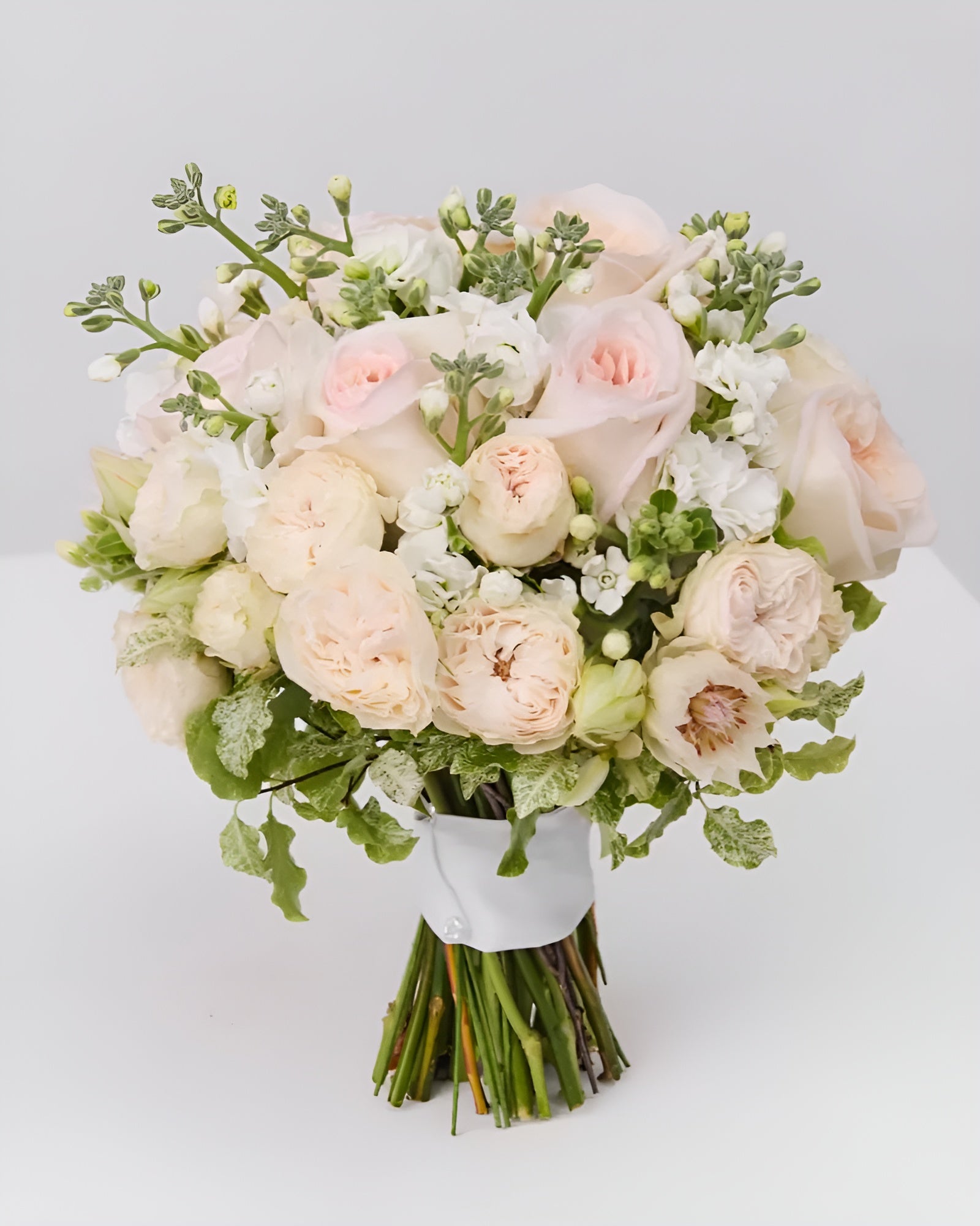 Pearl Bride — Elegant Bridal Bouquet